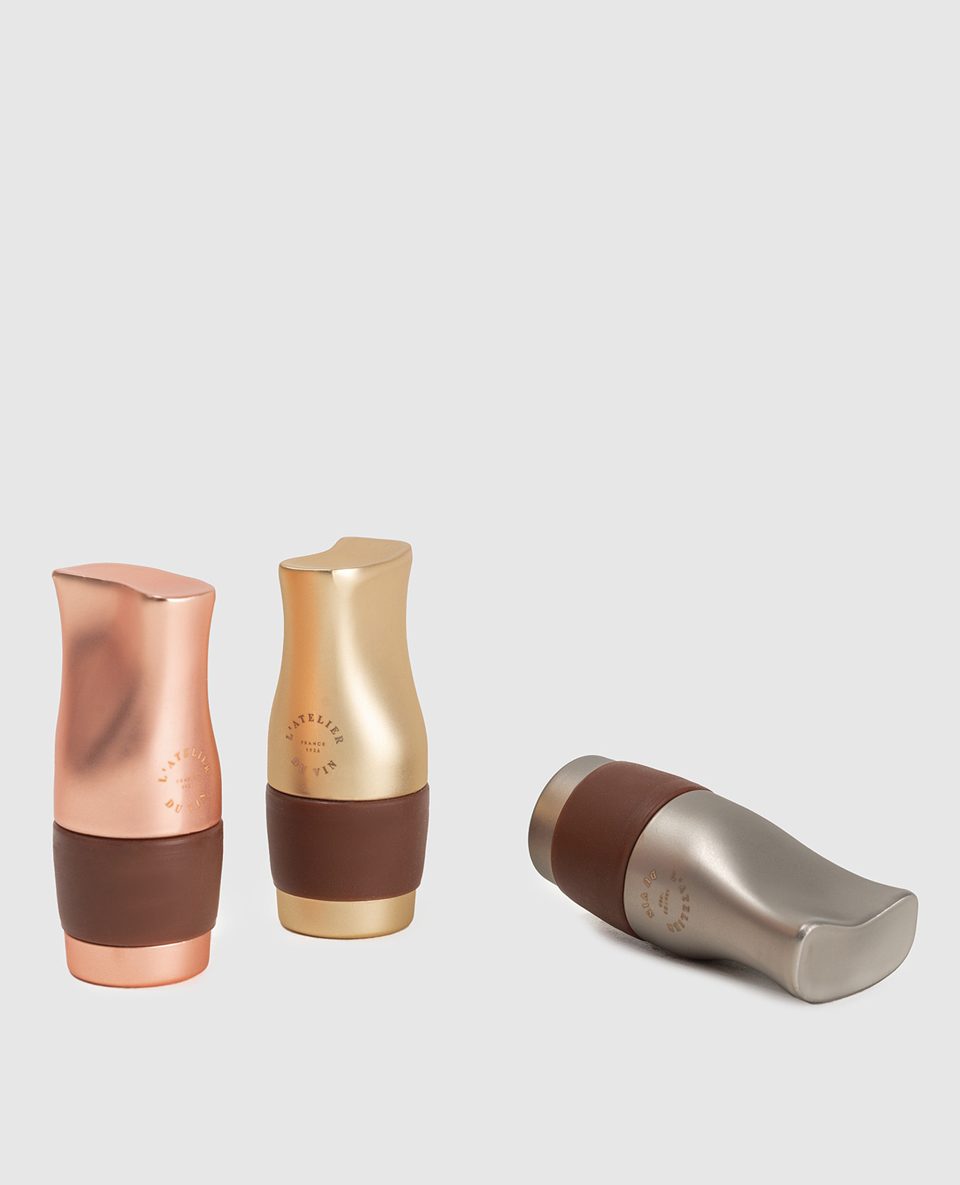 

Set of wine bottle stoppers with logo L`atelier du vin, White