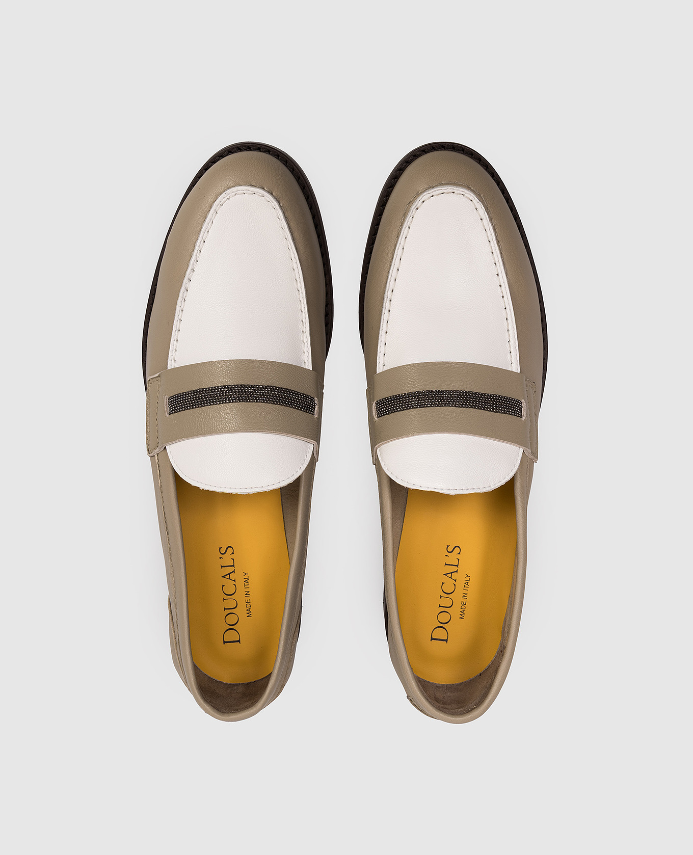 

Khaki leather loafers with monil chain Doucal's