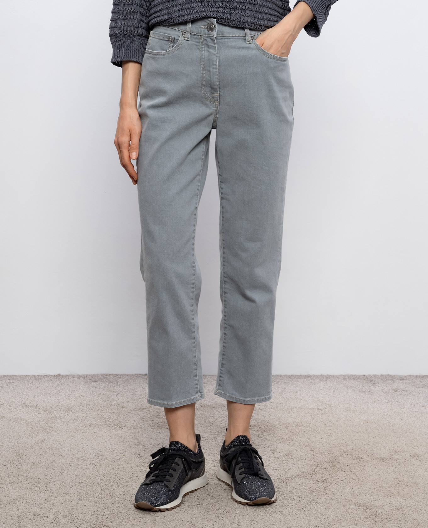

Grey jeans with logo plate Peserico