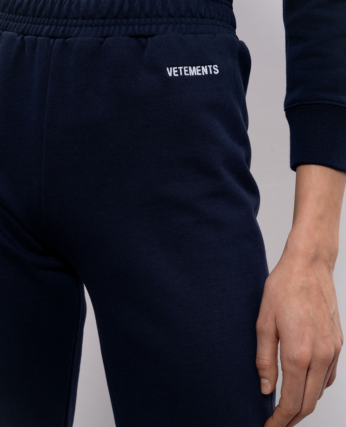 Blue sweatpants with logo embroidery Vetements 5