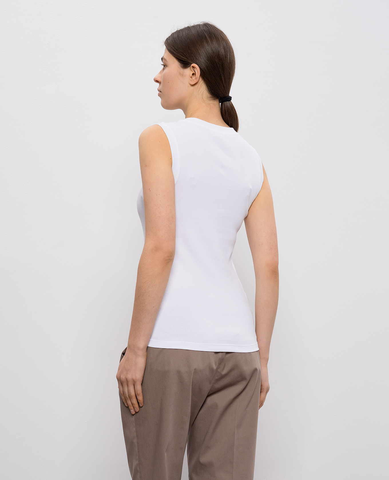 

White ribbed top with chain Peserico