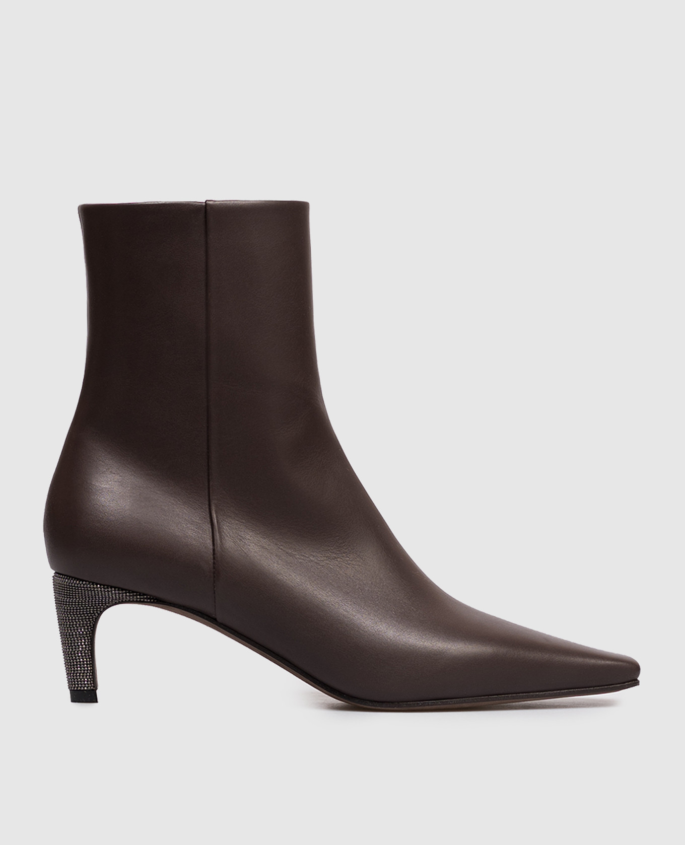 Brown leather ankle boots with monil chain