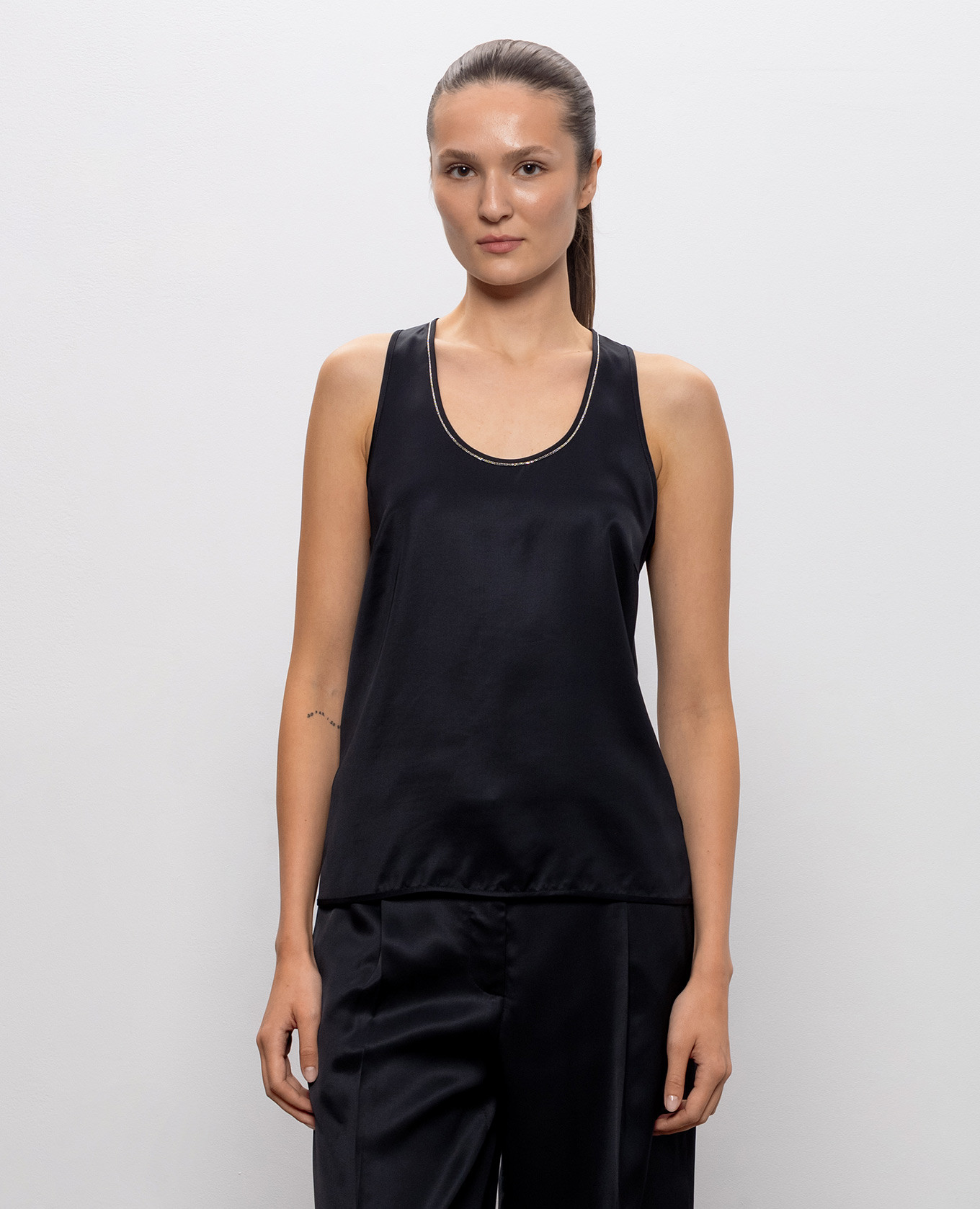 Navy blue top with monil chain Peserico 3