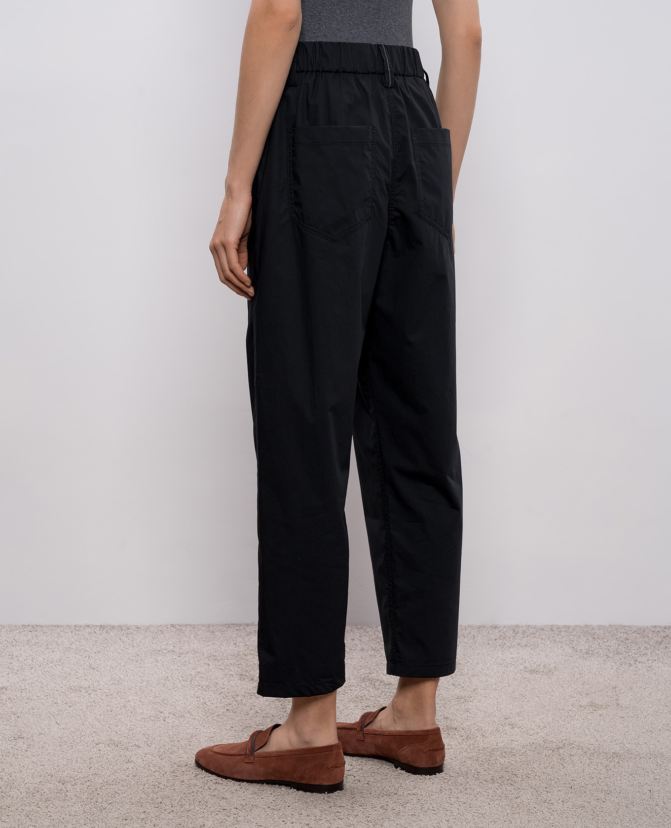 Black pants with a monil chain Brunello Cucinelli 4