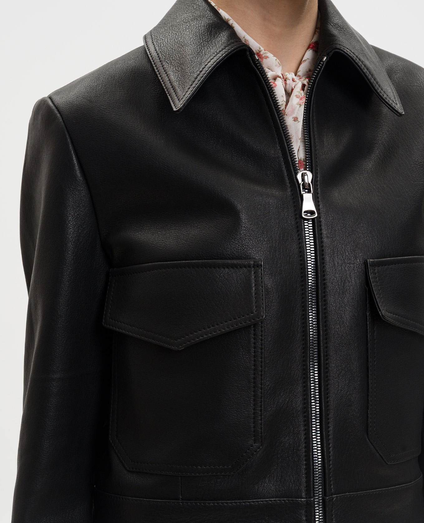 

Black leather jacket with turn-down collar Babe Pay Pls