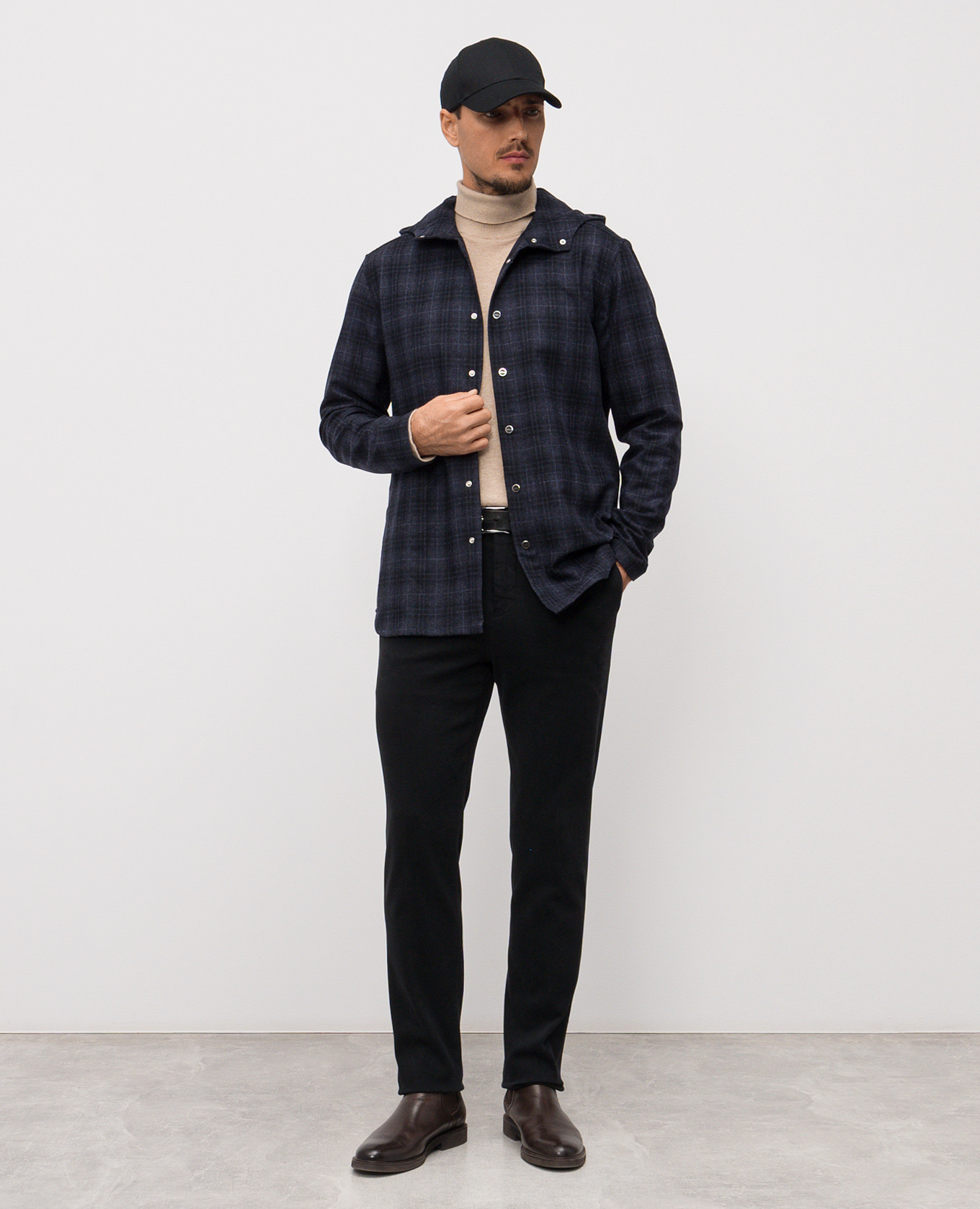 Black pants with logo patch Kiton 2
