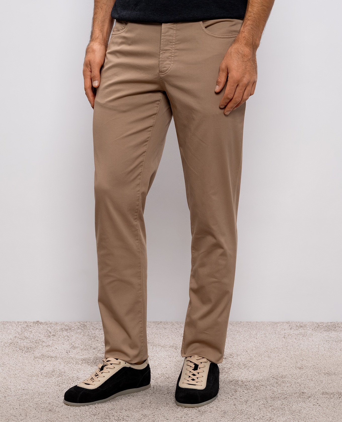 

Beige pants with logo patch Brunello Cucinelli