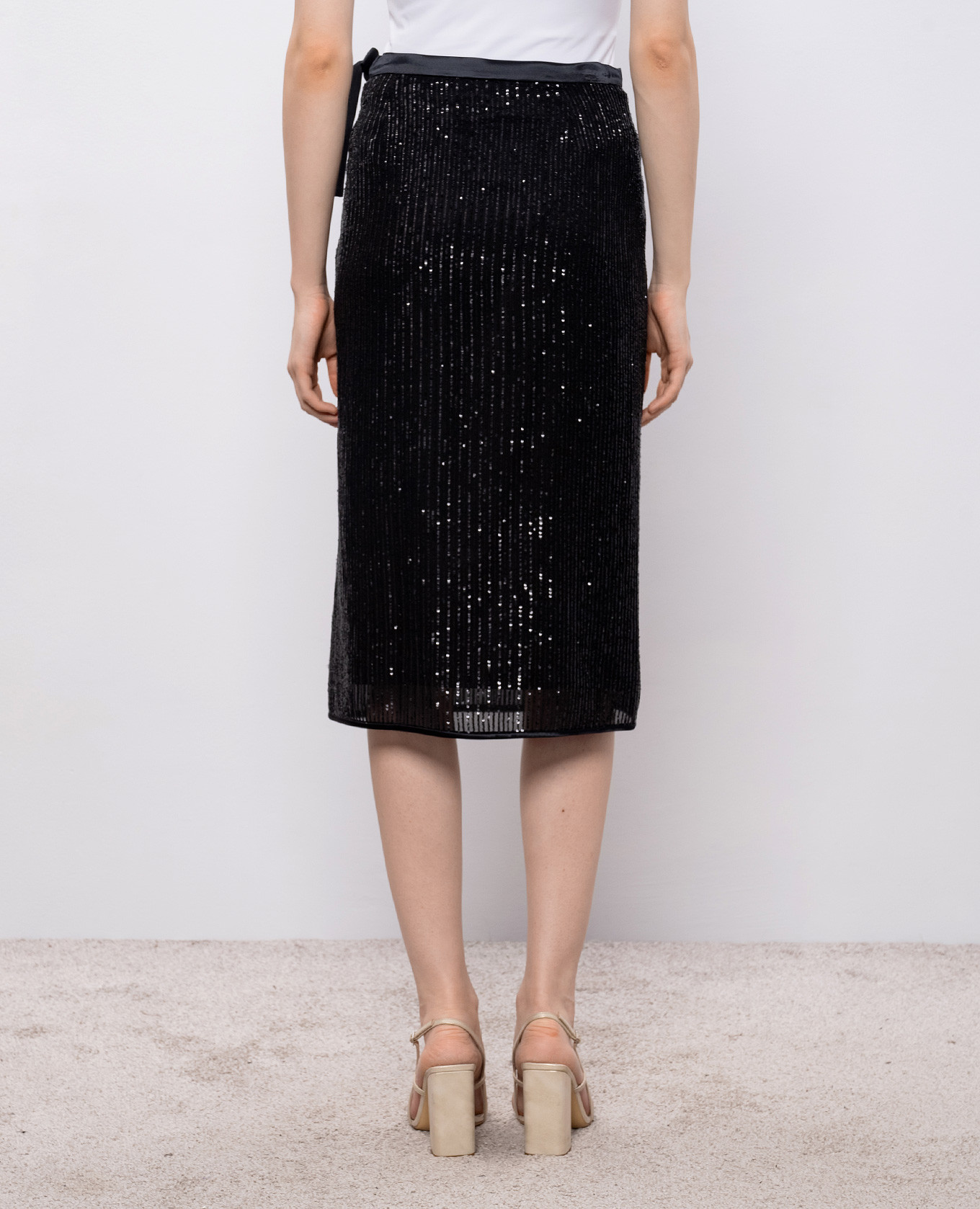 Black skirt with sequins Peserico 4