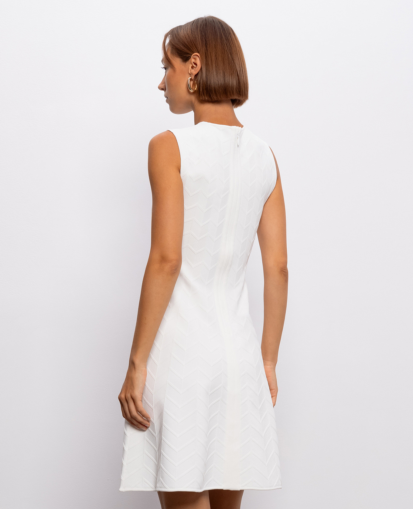 Bryn white dress Herve Leger 4