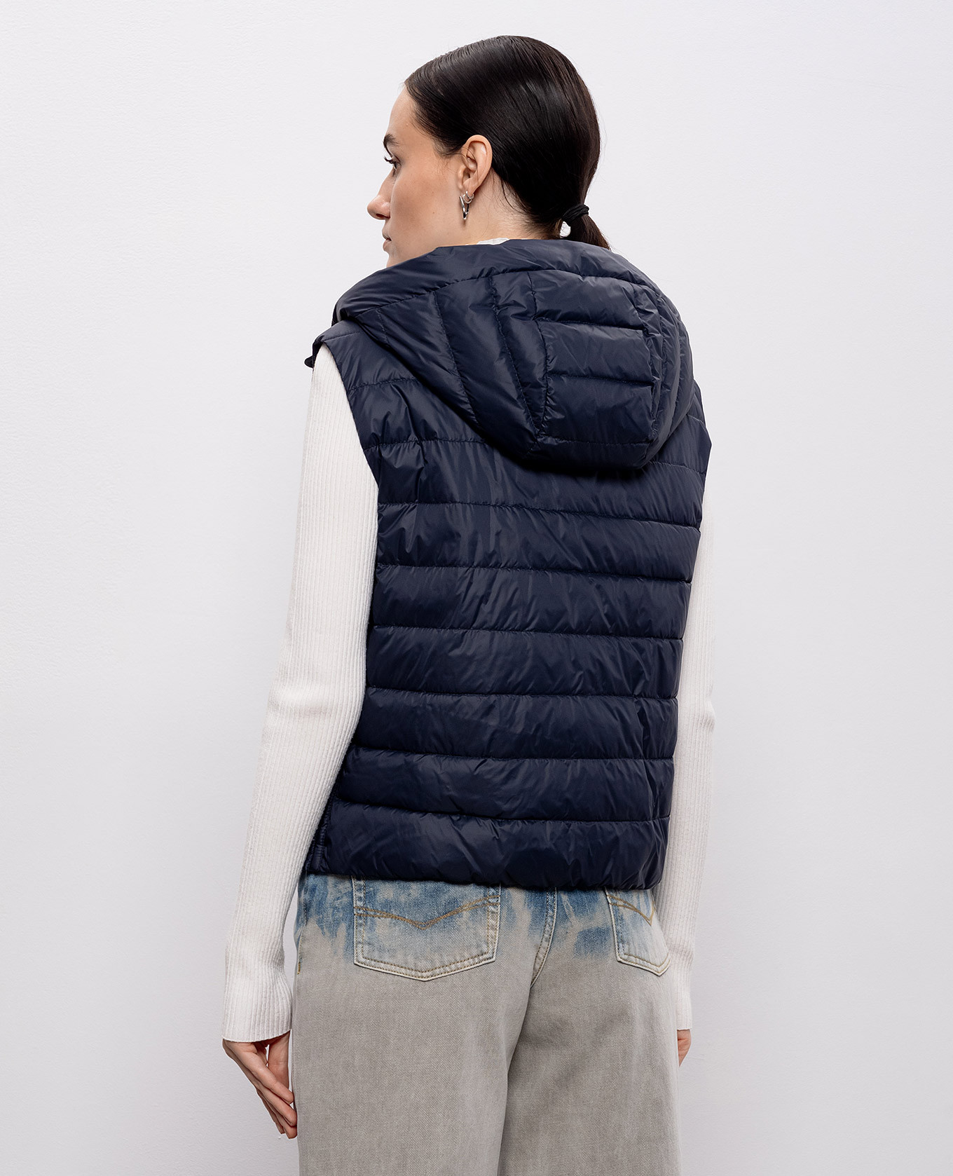 Blue down vest with monil chain Peserico 4