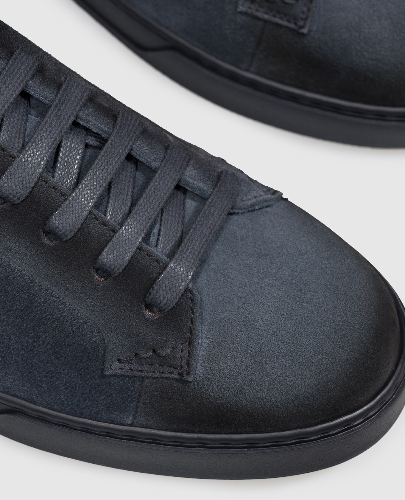 Blue suede sneakers with textured logo Doucal's 5