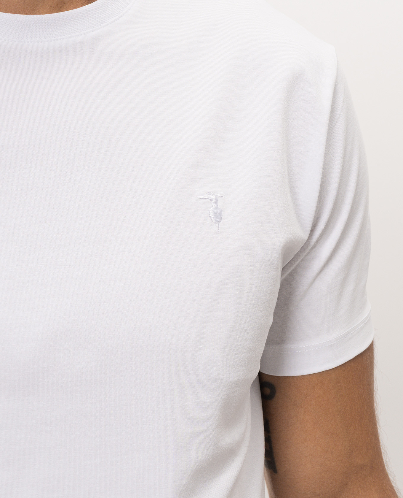 White T-shirt with embroidered emblem Trussardi 4