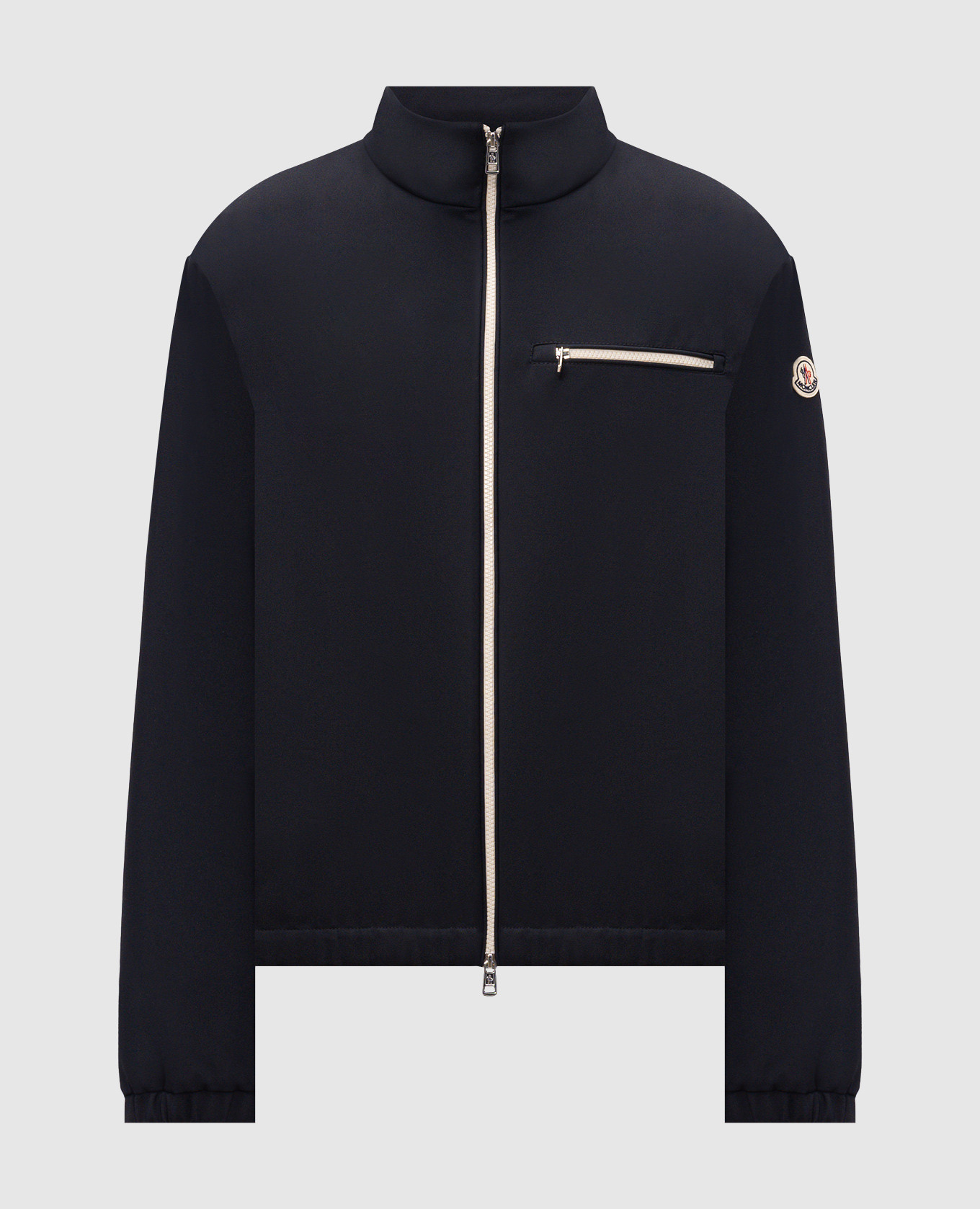 Blaue Sportjacke mit Logo-Aufnäher