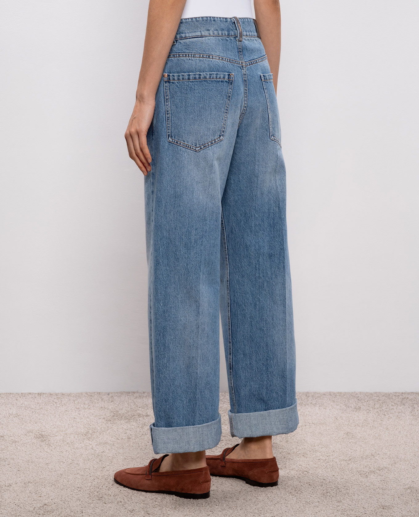 Blue jeans with a worn effect Brunello Cucinelli 4