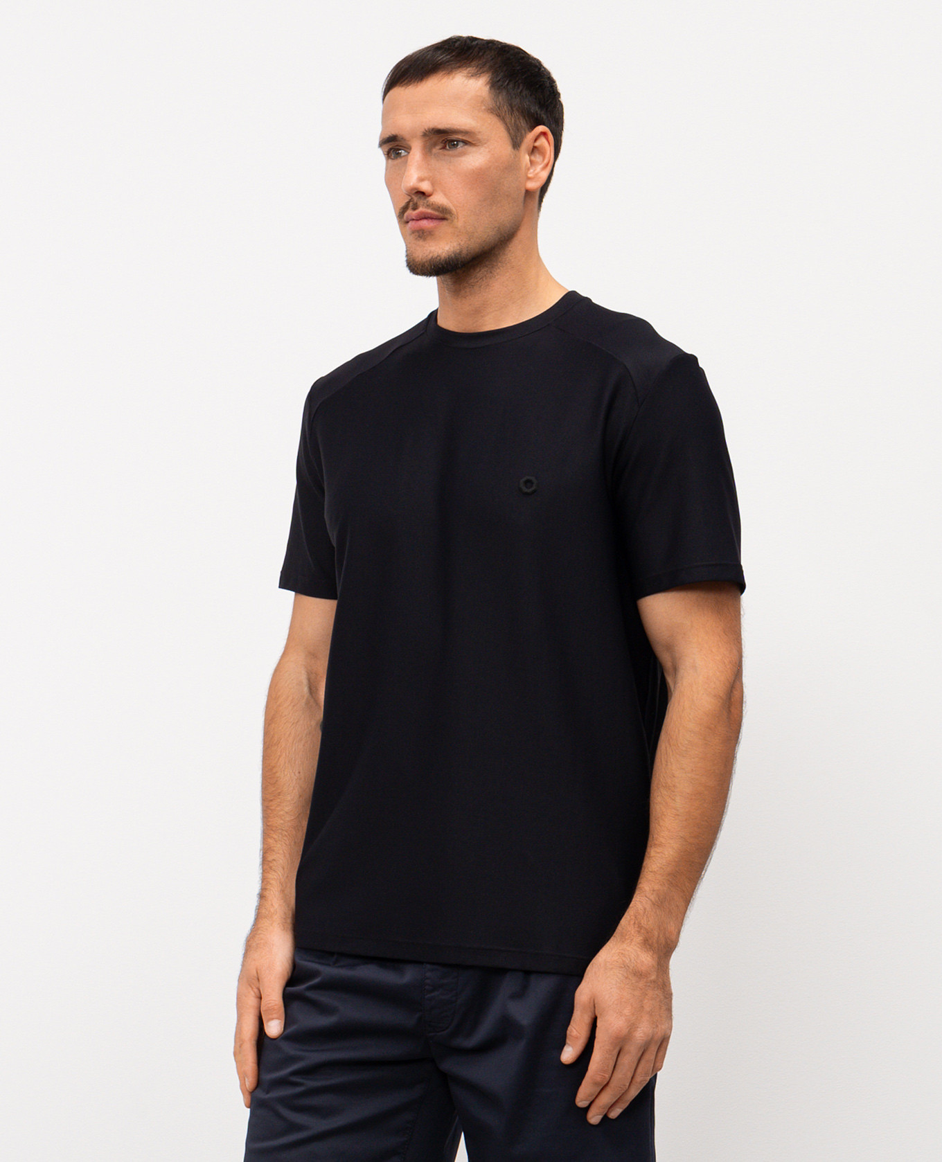 

Black T-shirt with textured emblem Stefano Ricci