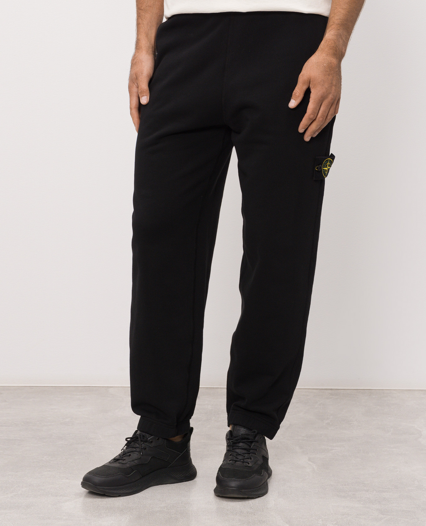 Black joggers with logo patch Stone Island 3