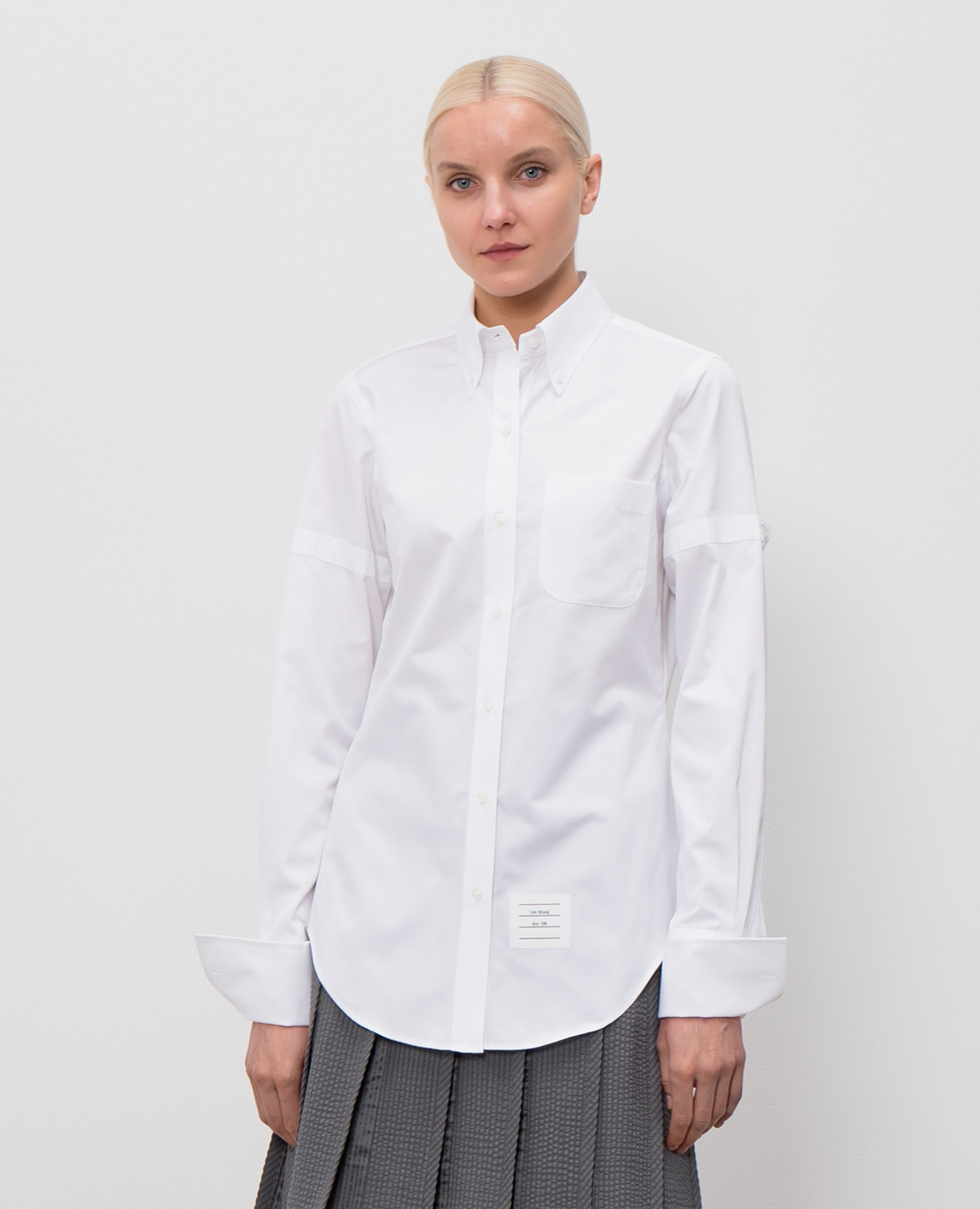 White shirt with logo patch Thom Browne 3