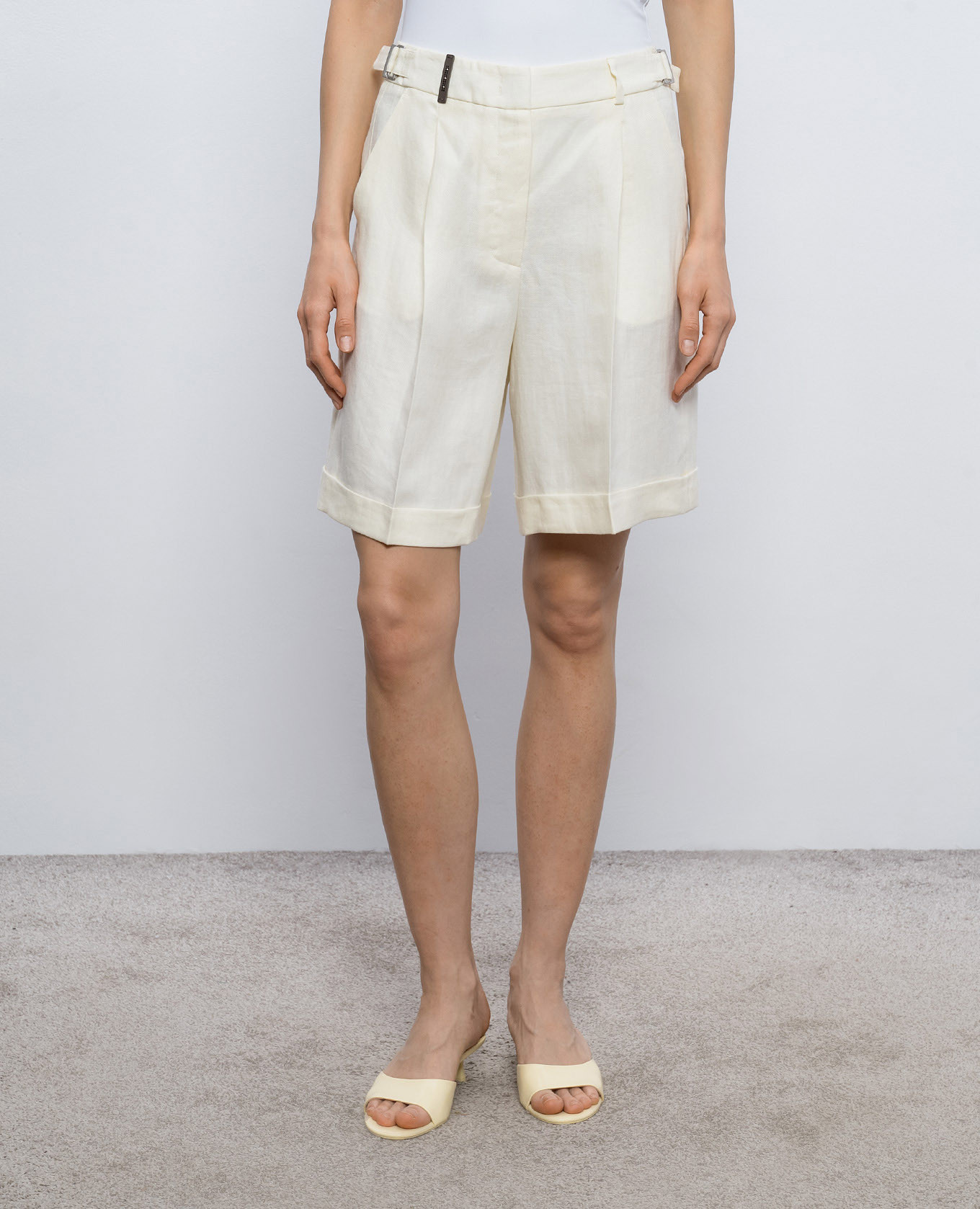Ivory linen shorts Peserico 3