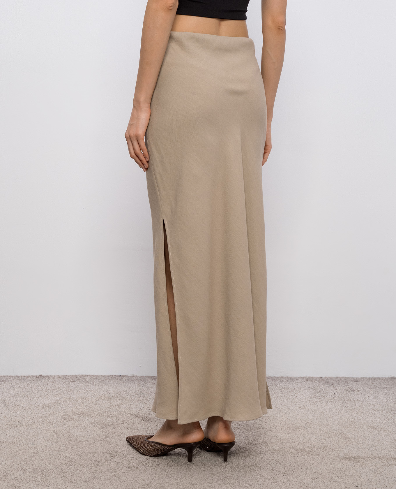

Beige maxi skirt with linen Brunello Cucinelli