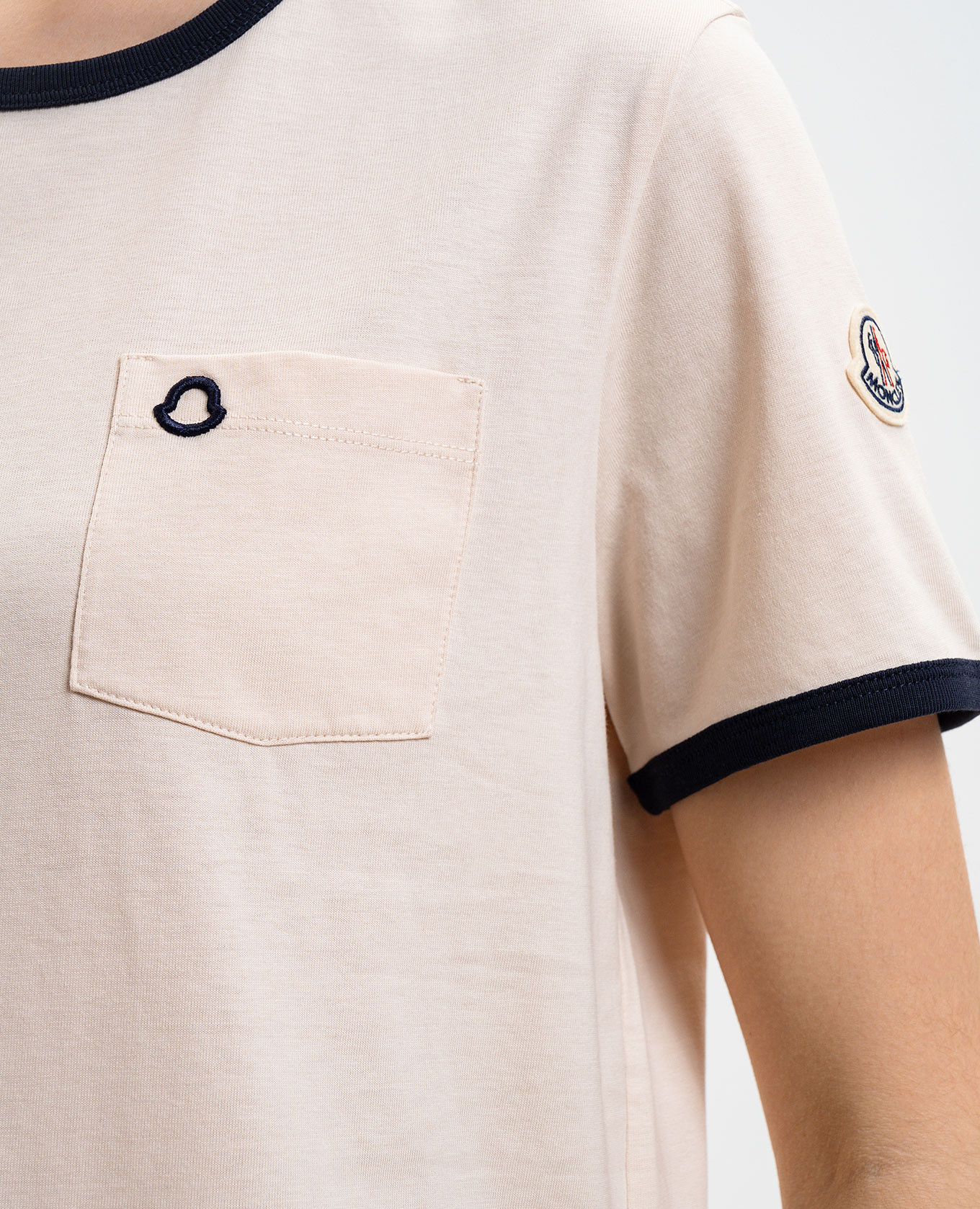 

Beige T-shirt with logo patch Moncler