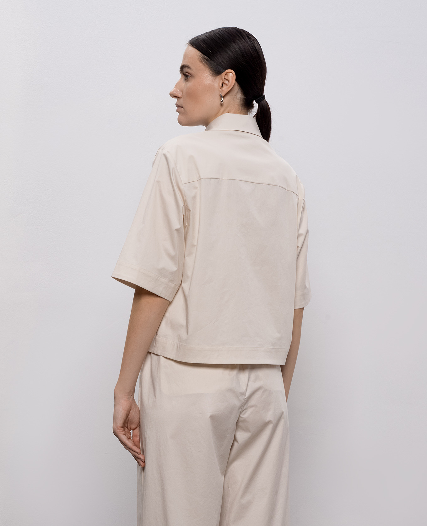 Beige shirt with monil chain Peserico 4