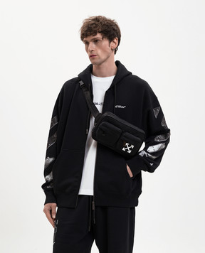 Off-White Black waist bag with emblem and logo print OMNT002S26FAB001