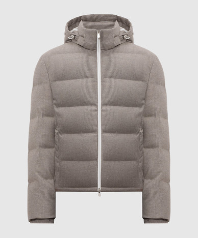 Piumino grigio in cashmere e seta con fantasia.