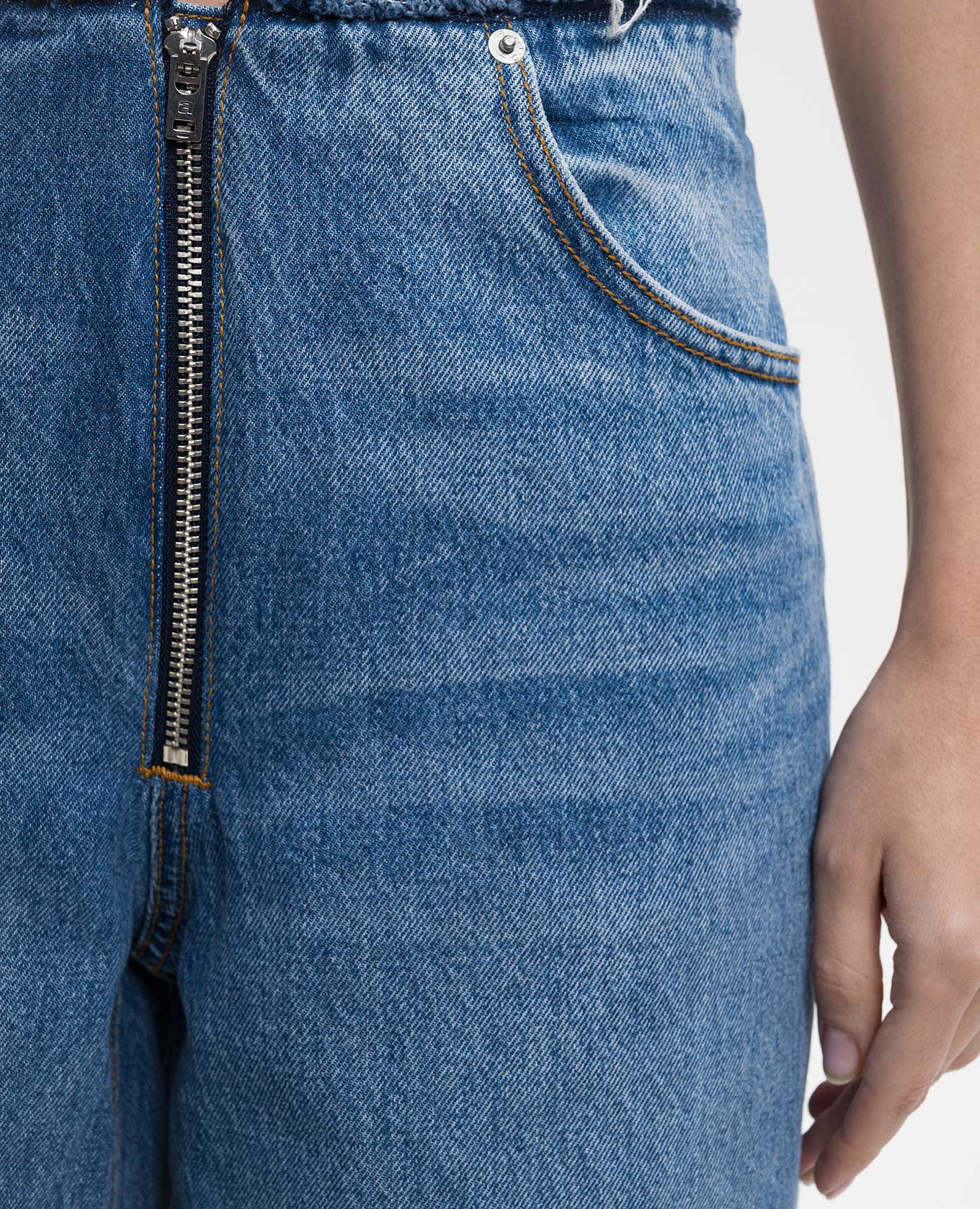 

Blue jeans with a worn effect Alexander Wang