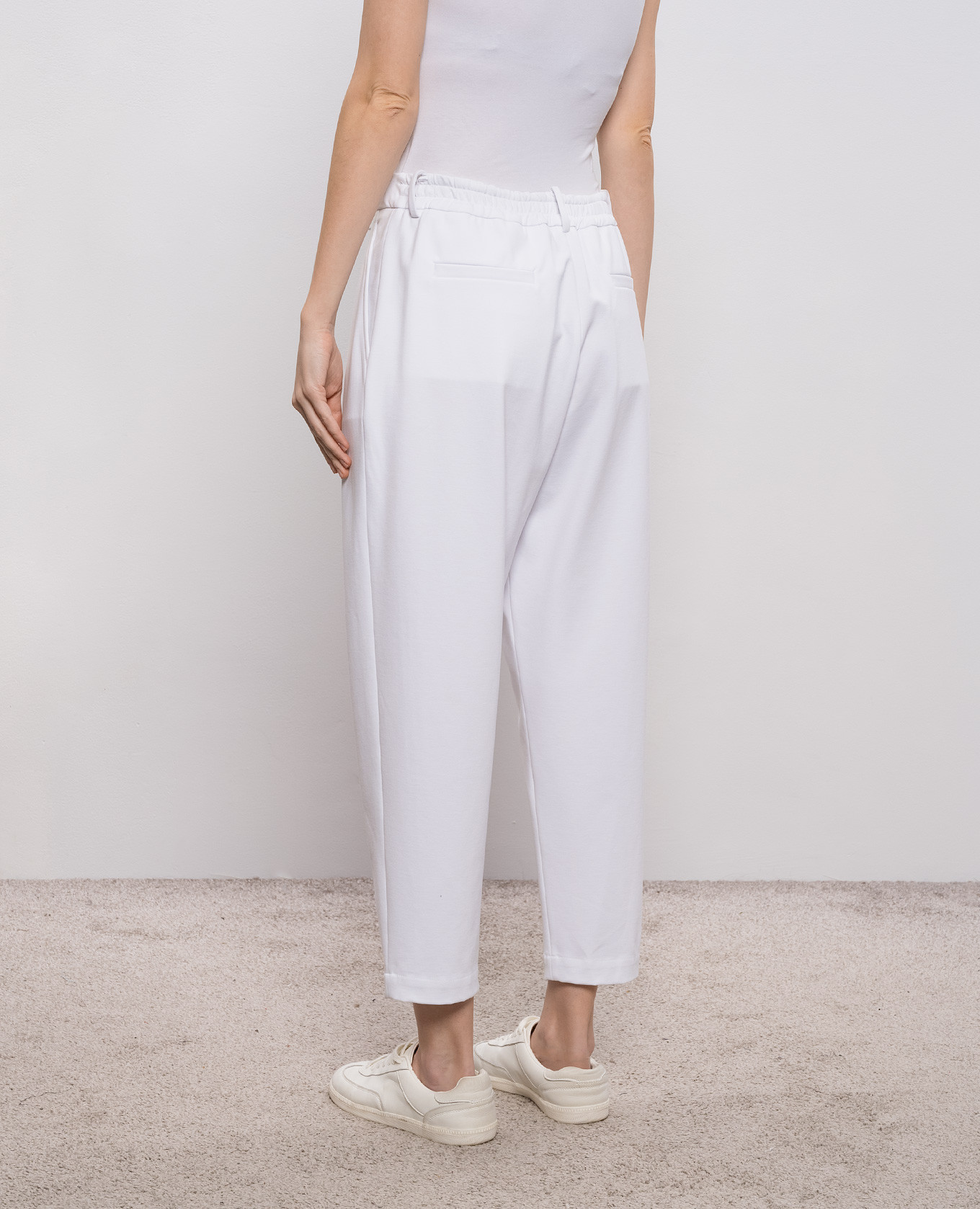 

White pants CEYLAN MooRER