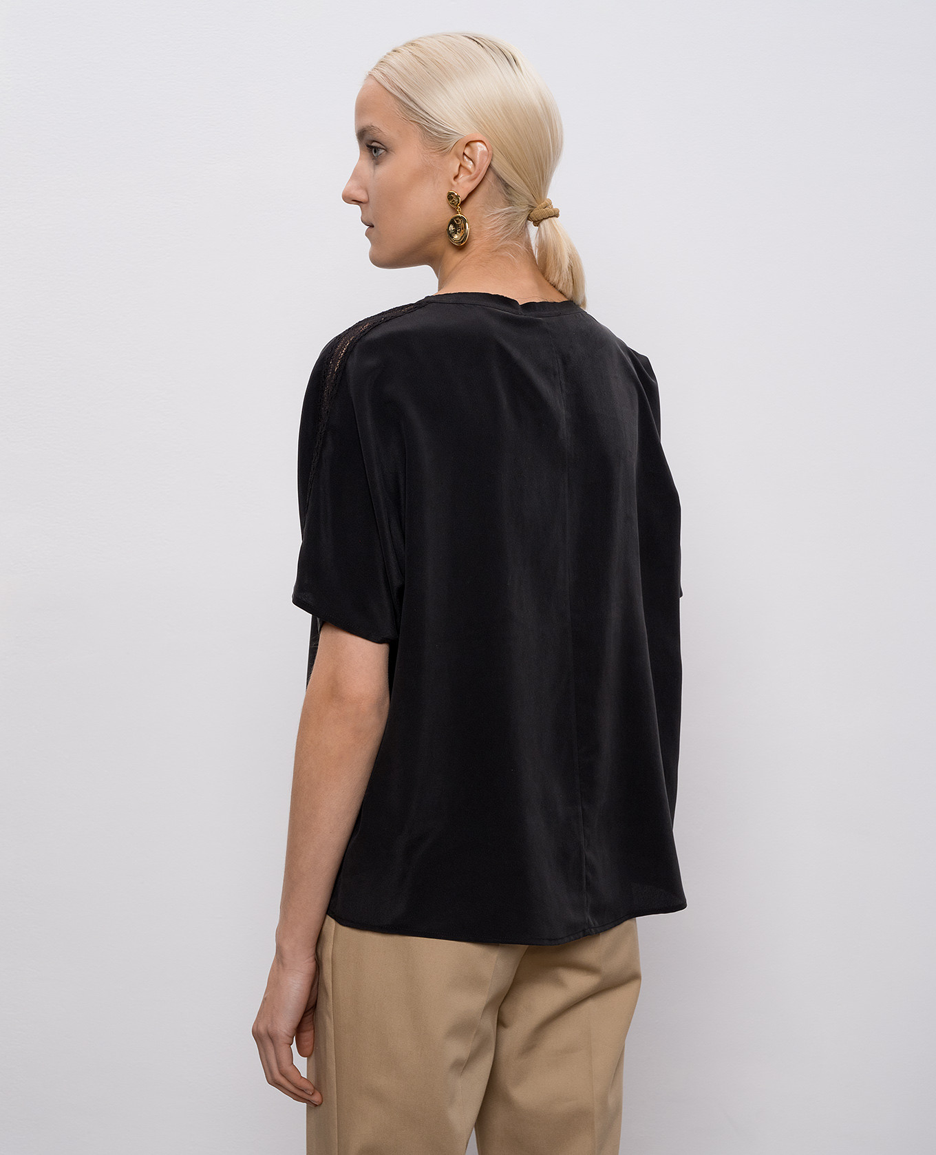 

Gila black silk blouse Momoni