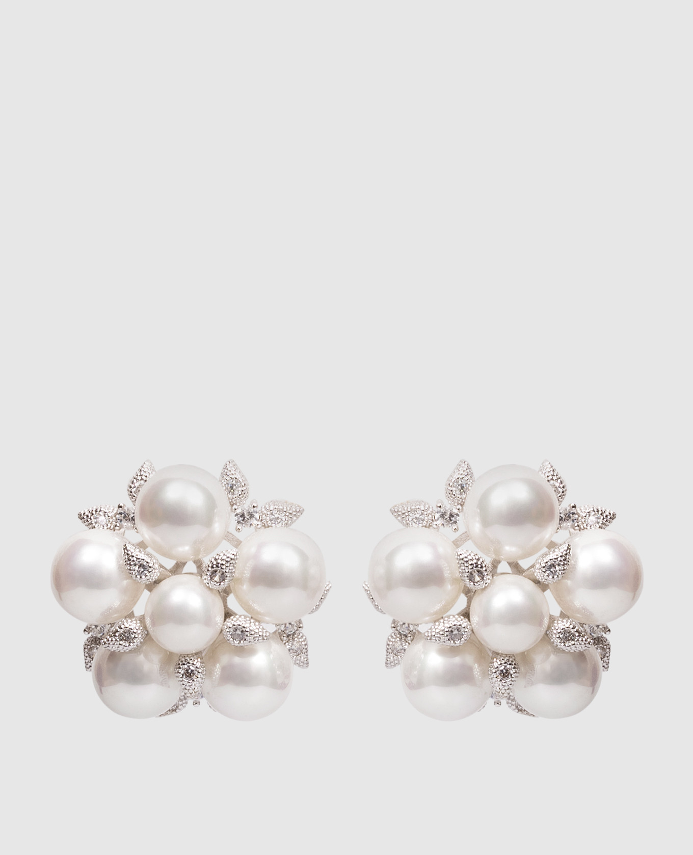

White earrings with beads and crystals Madreperla