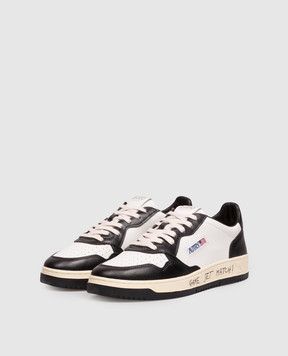 AUTRY MEDALIST white leather sneakers with logo patch AULMBH02