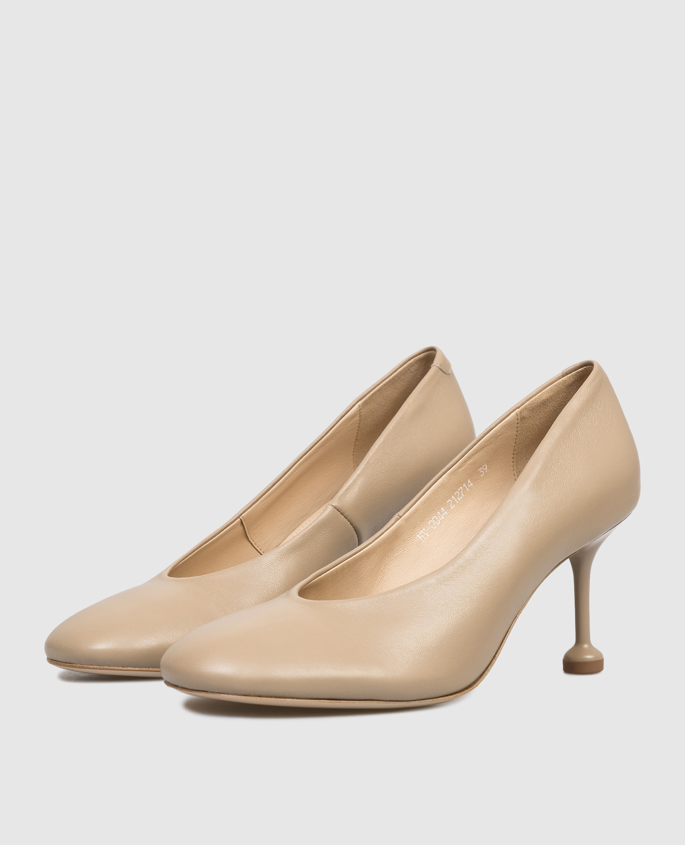 

Beige leather shoes Babe Pay Pls