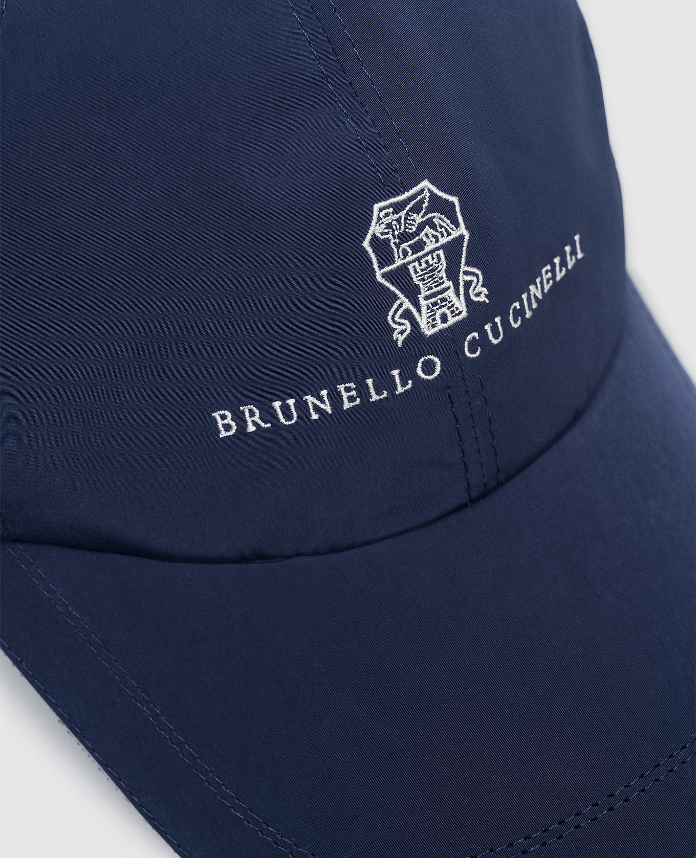 

Blue cap with embroidered emblem Brunello Cucinelli