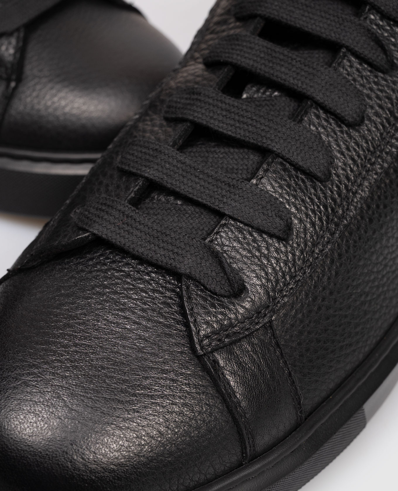 

Black leather high-tops with logo Doucal's