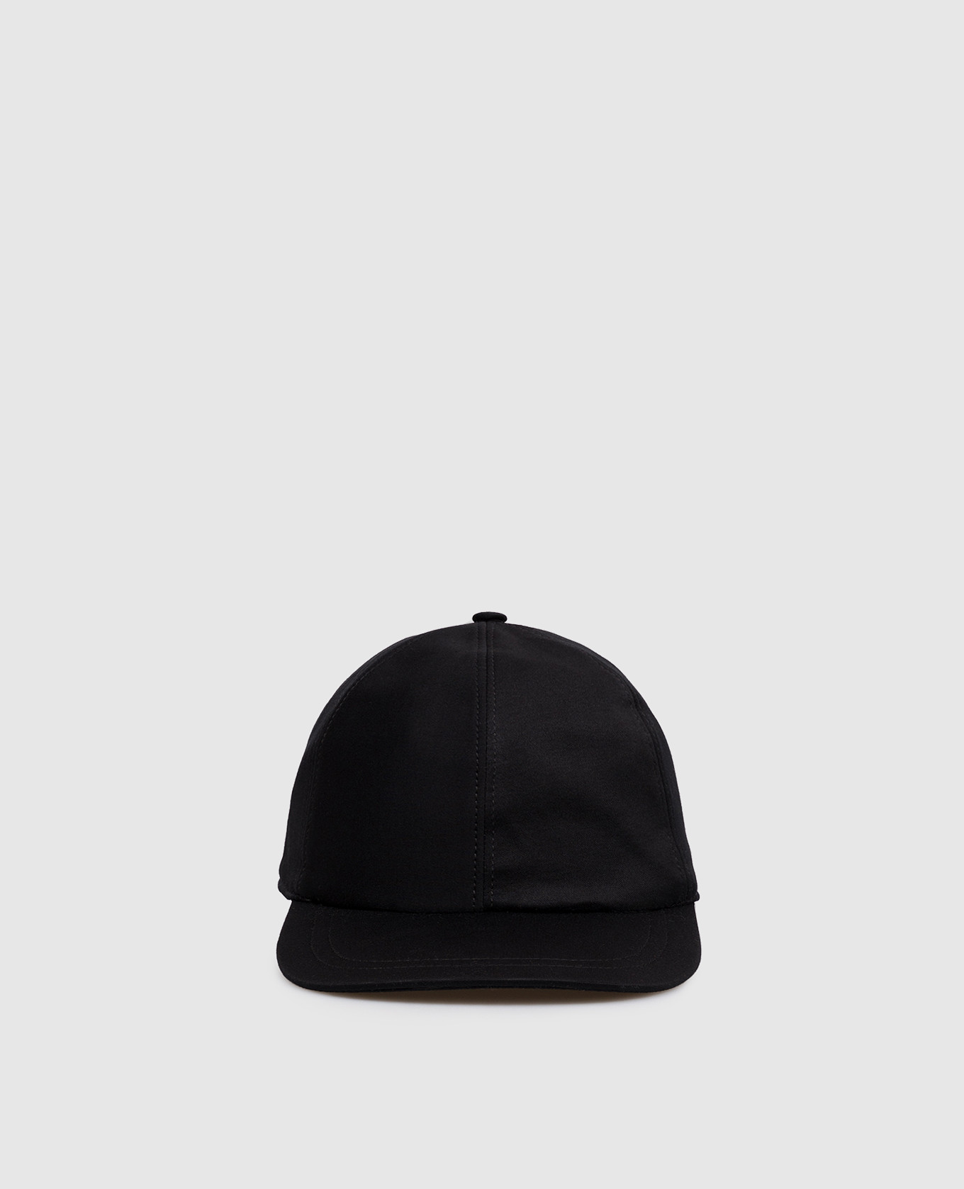 

Black cap CAPOBIANCO