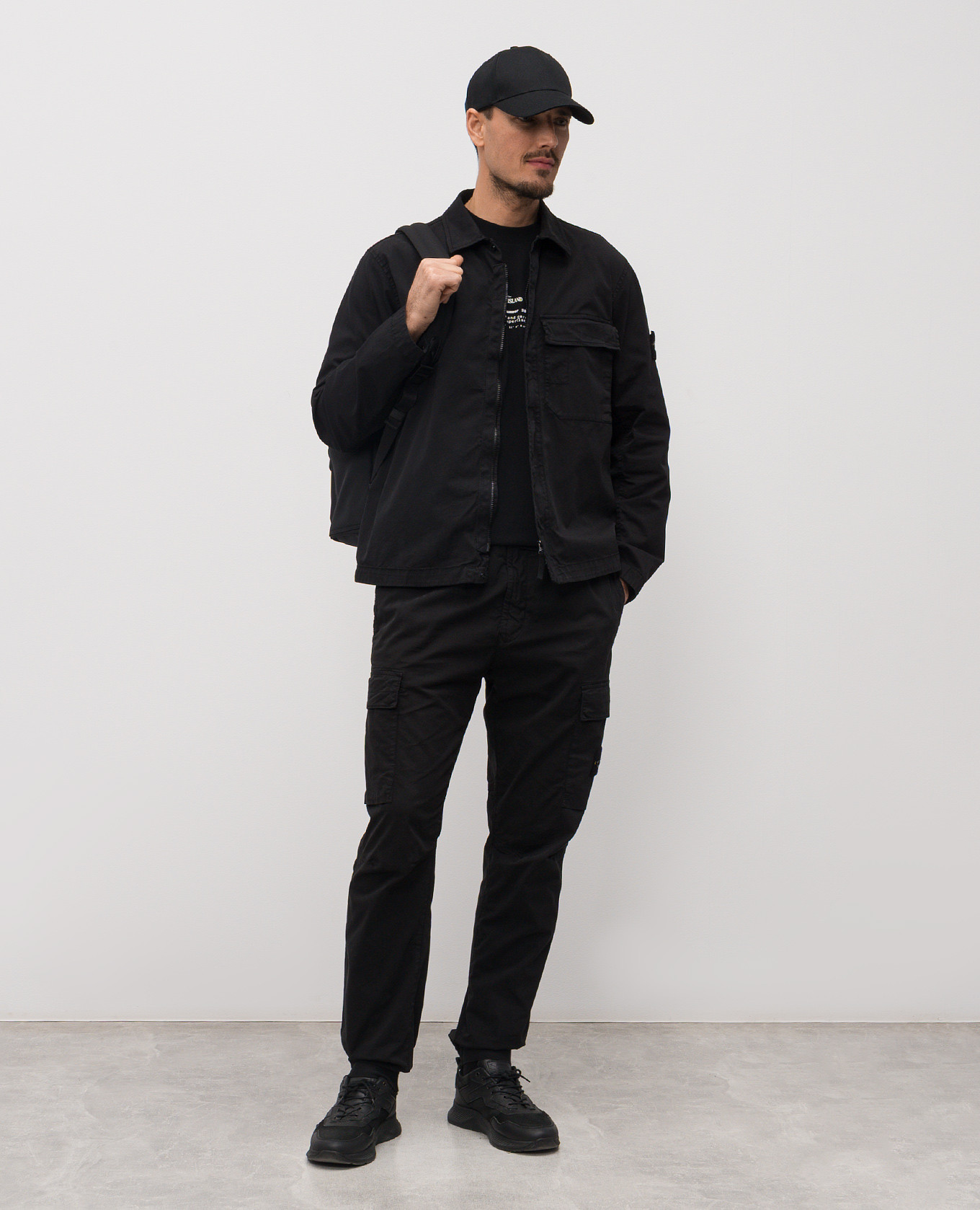 

Black shirt with logo patch Stone Island