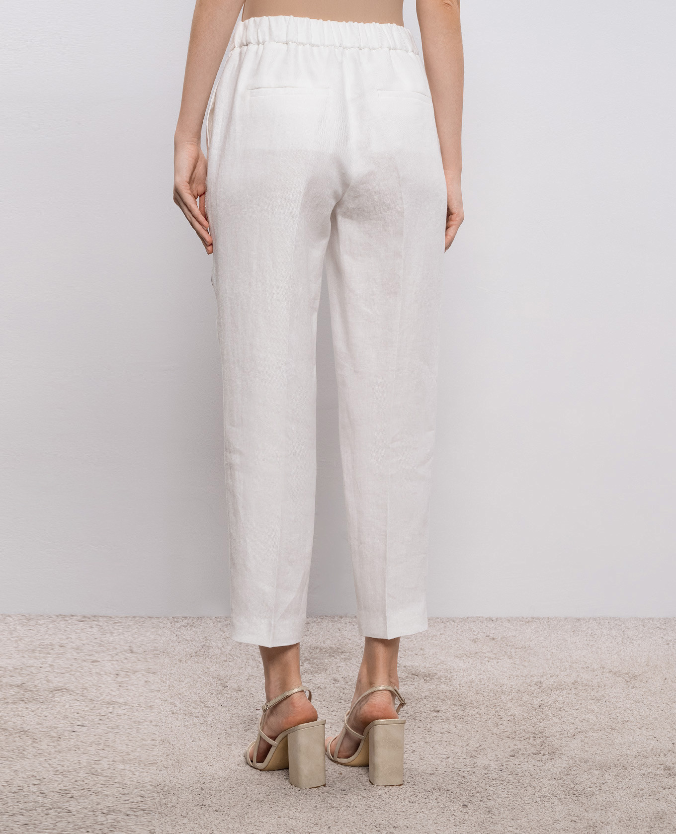 

White linen pants with monil chain Peserico