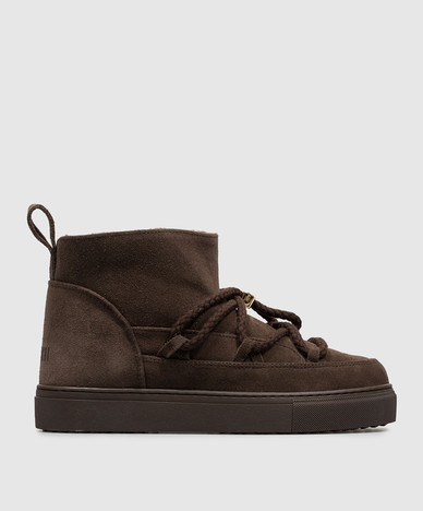 Braune Wildlederstiefel mit Fell
