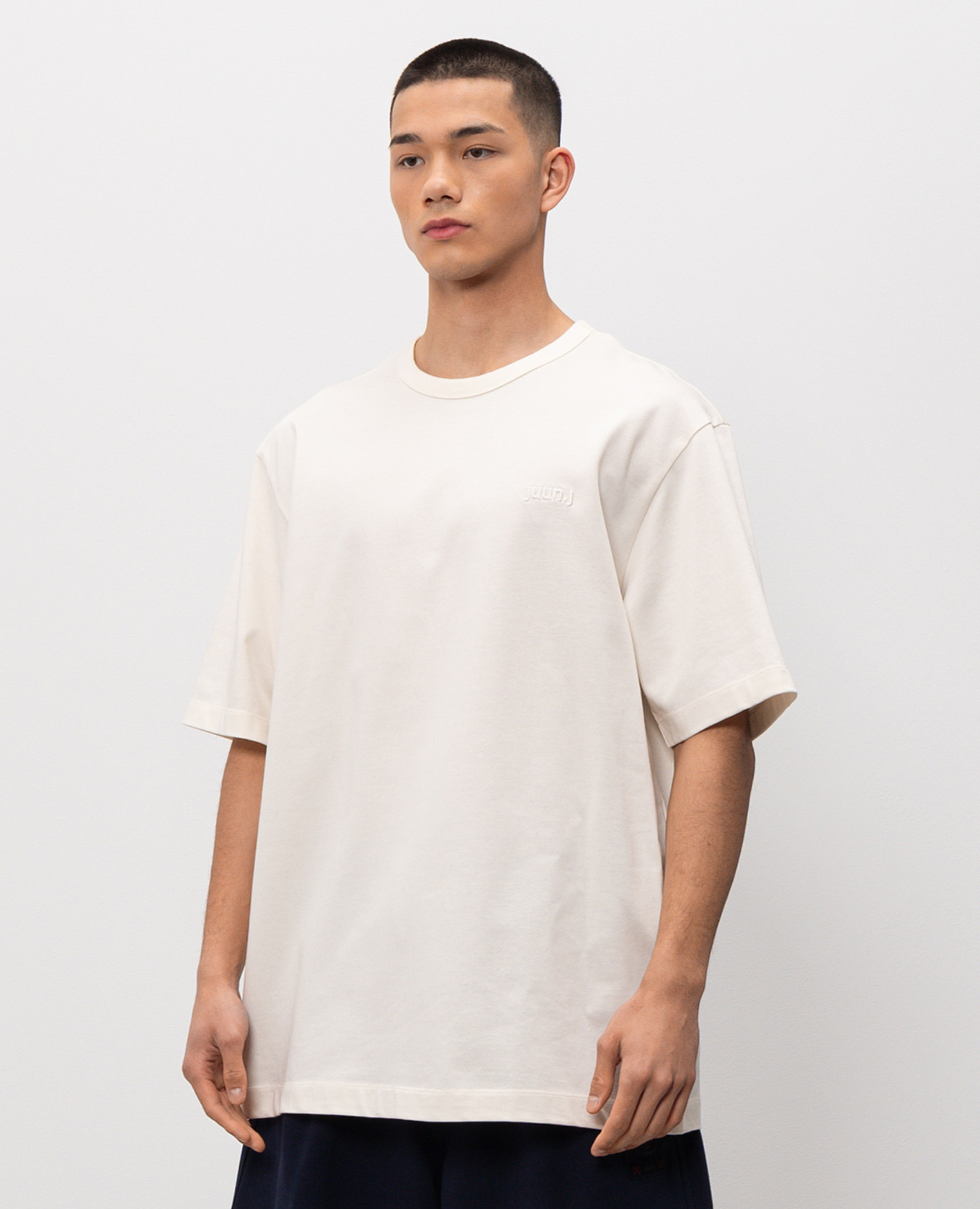 Beige T-shirt with branded print Juun.j 3