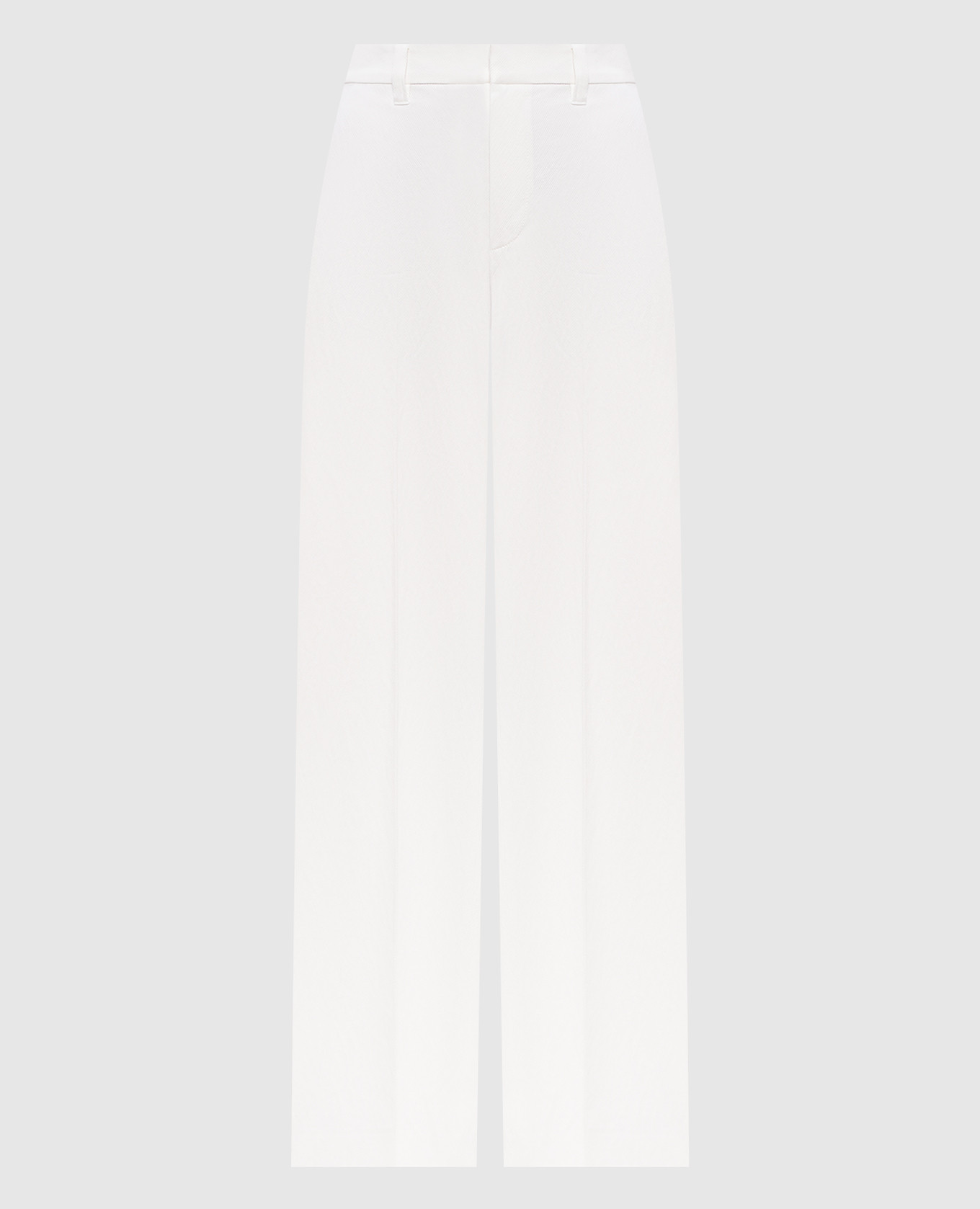 White pants with a monil chain