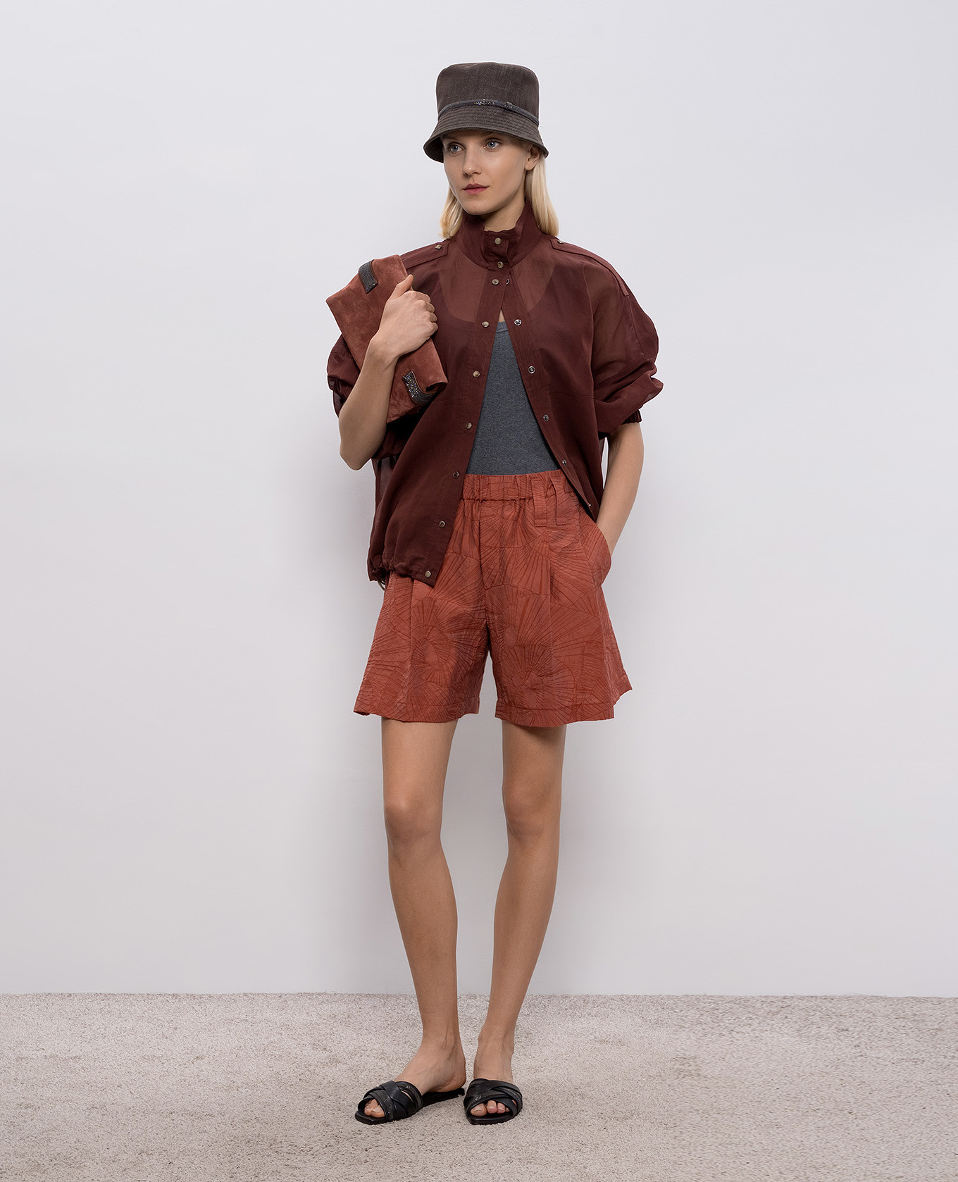 

Brown shorts with woven pattern Brunello Cucinelli