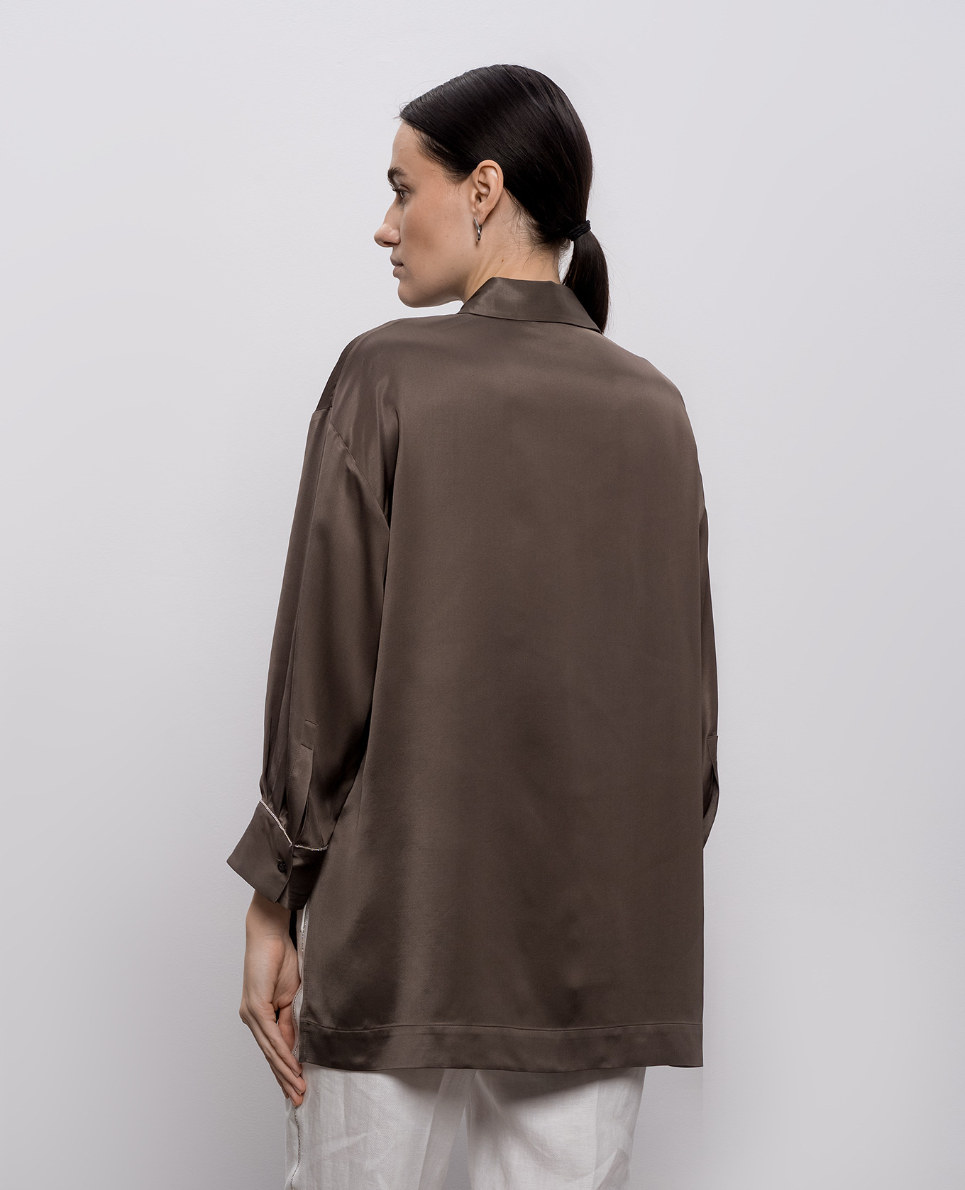 Brown blouse with monil chain Peserico 3