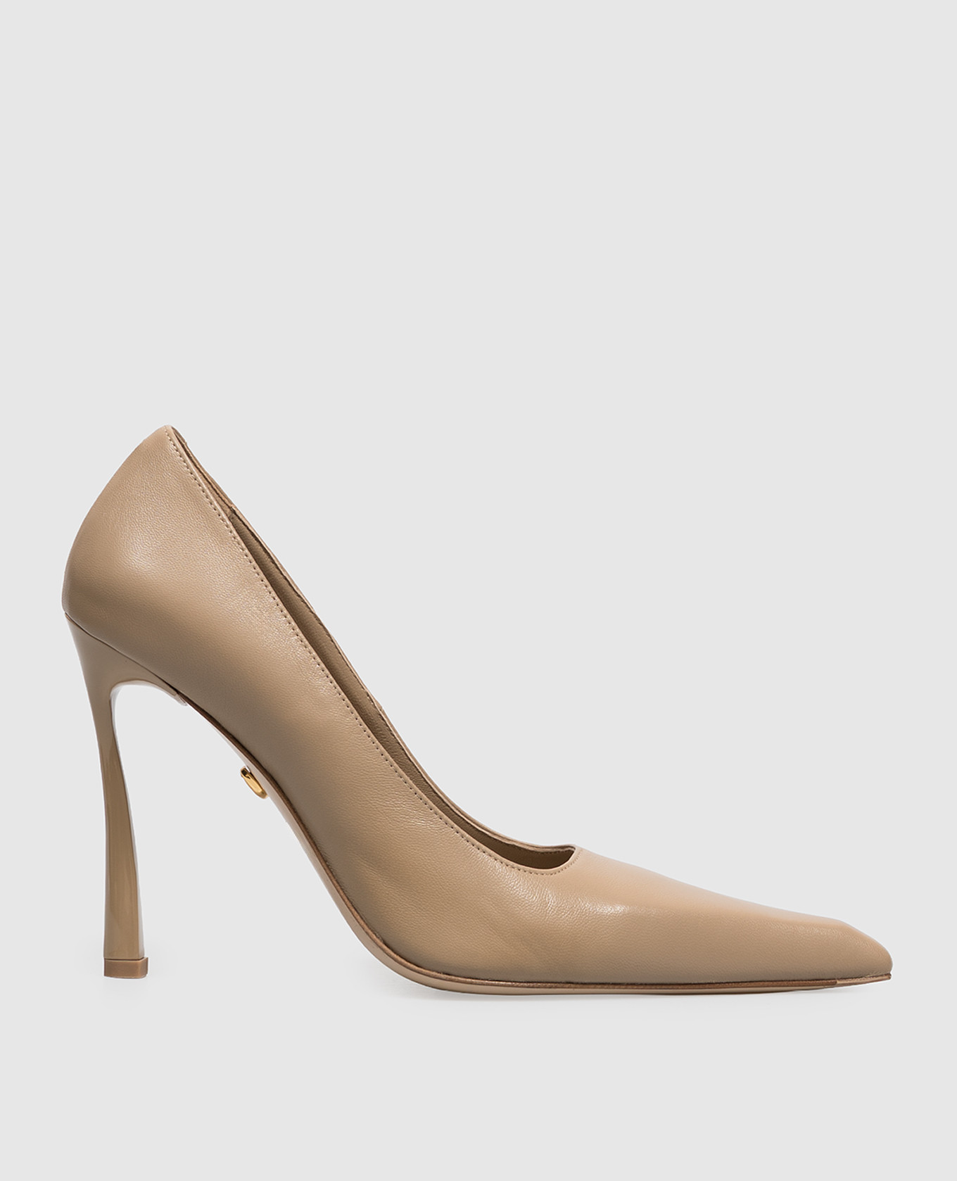 Beige leather shoes