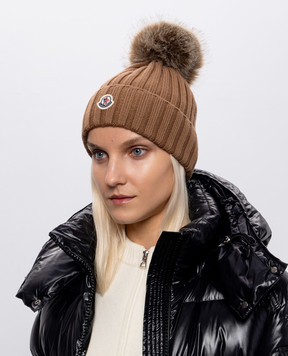 Moncler Brown wool hat with pompom L20933B00039A9327