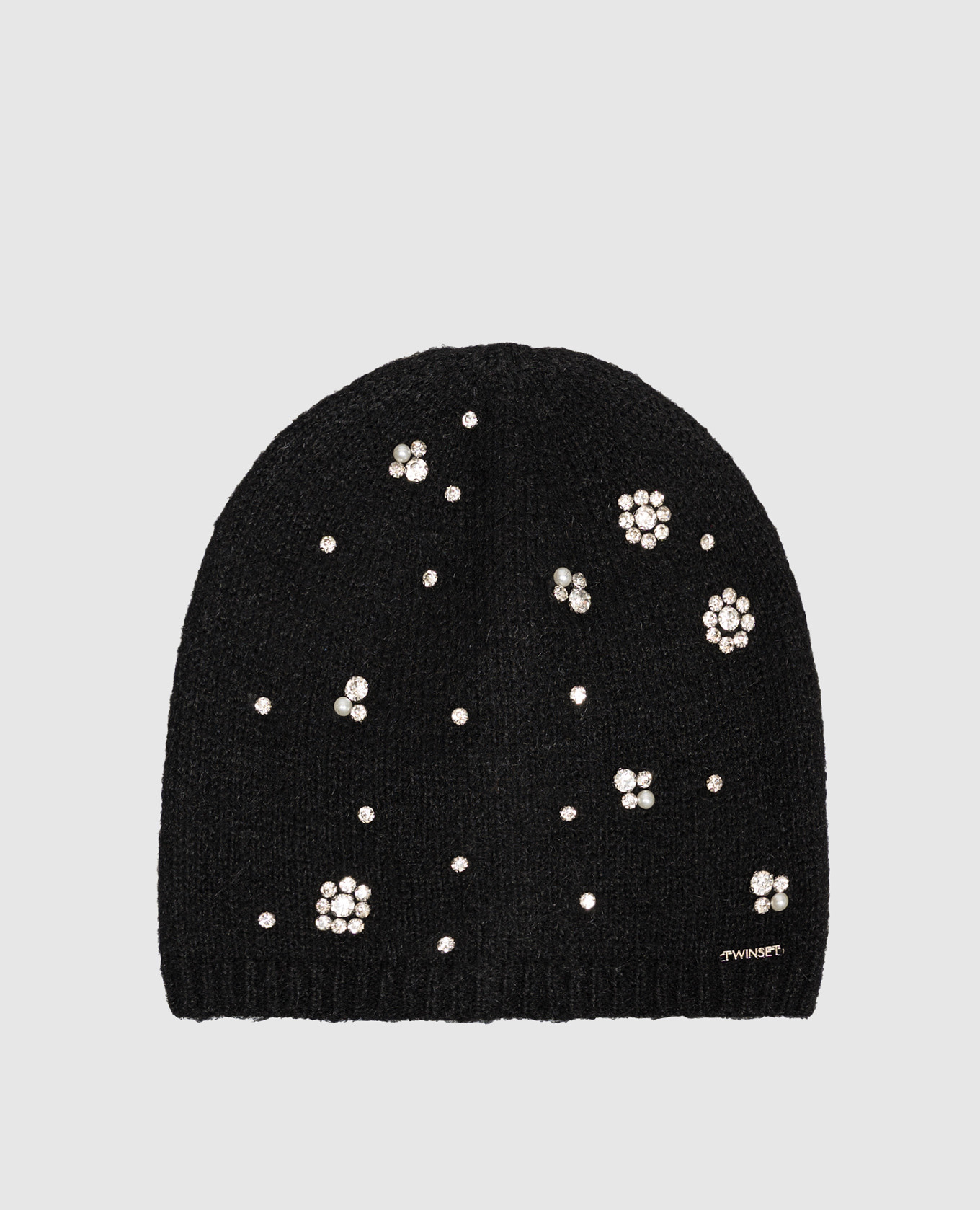 Black hat with applique