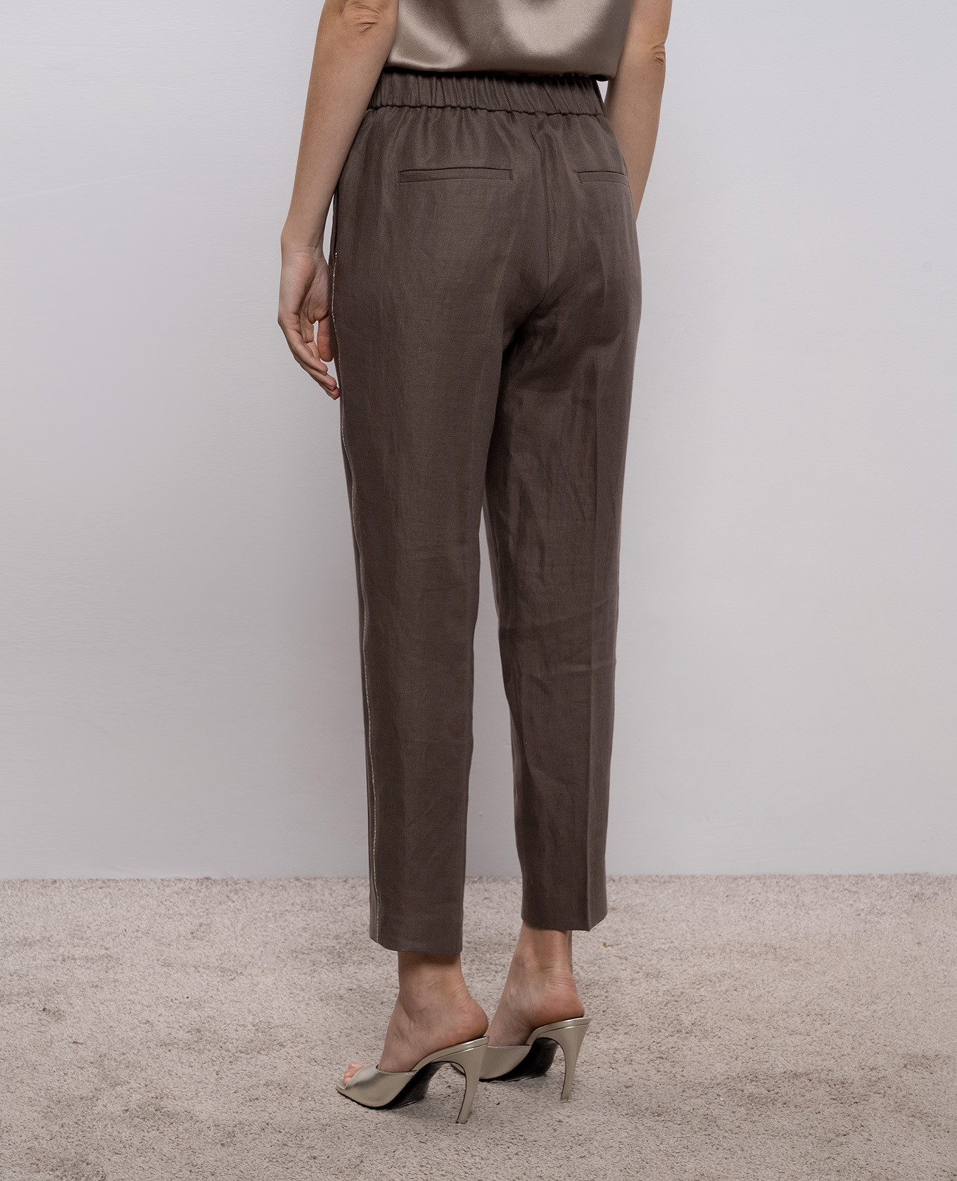 

Brown linen pants with monil chain Peserico