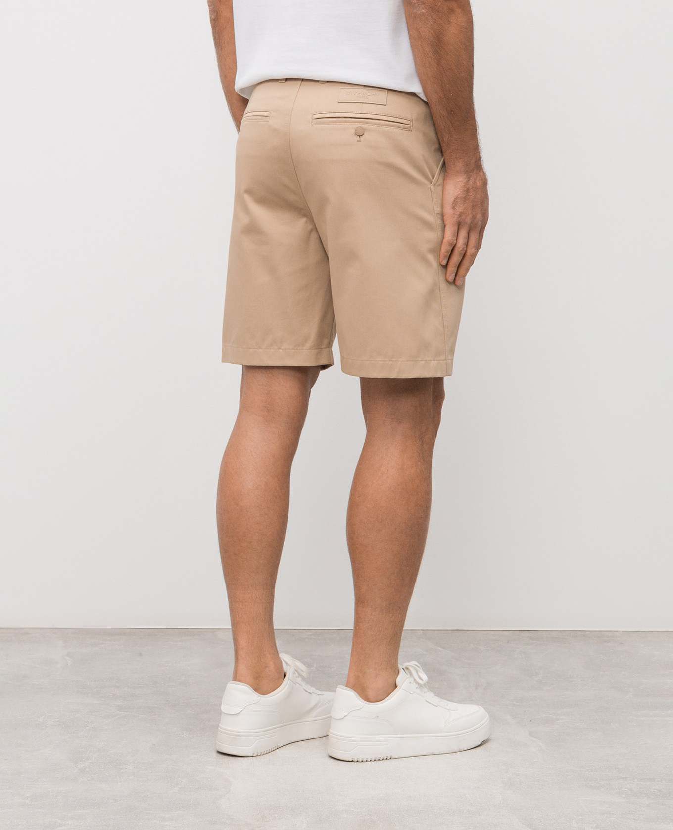 

Beige shorts with logo patch Givenchy