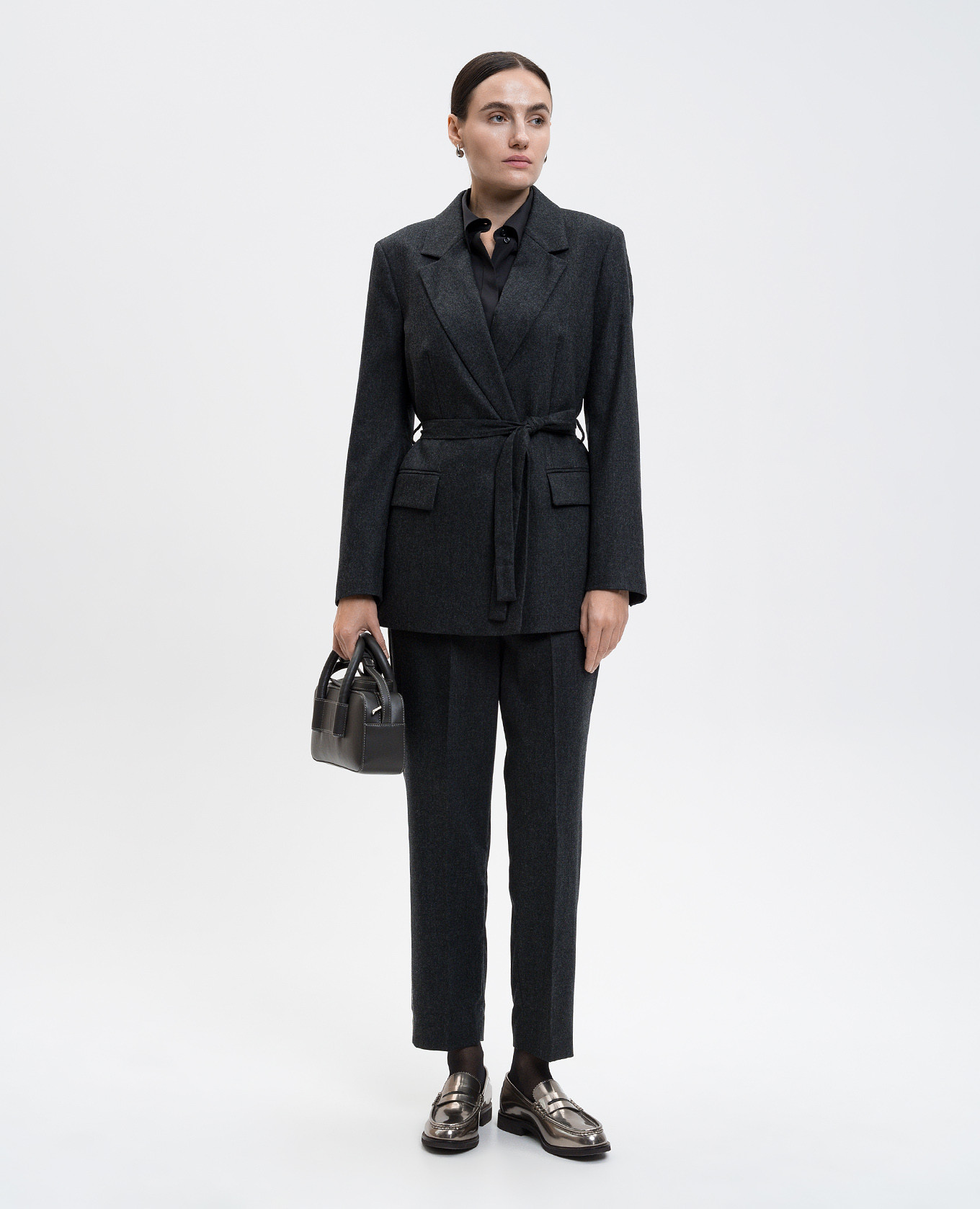 

Black silk blouse with monil chain Peserico