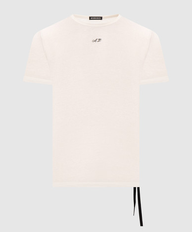White T-shirt with contrast embroidery